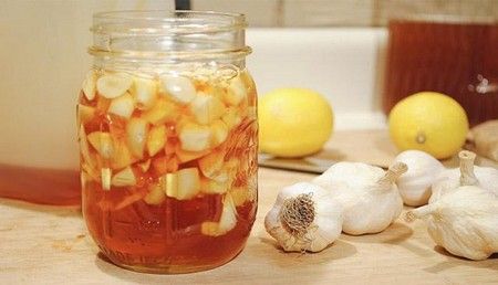 chesnochnaya-nastoi-ka-na-vodke-s-limonom