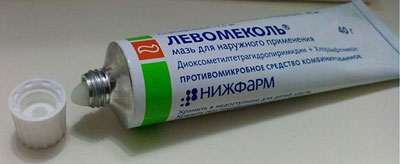 Левомеколь поможет вытащить гной из-под кожных покровов