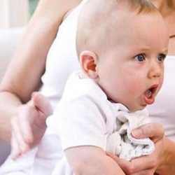 Малышу трудно дышать Малыш подавился и ему трудно дышать