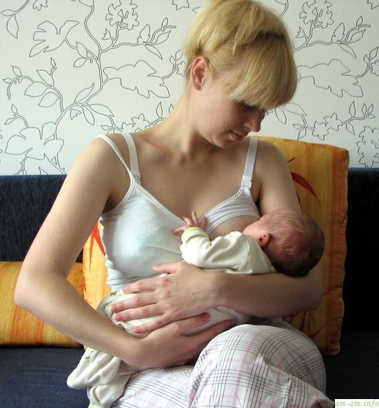Как правильно кормить малышей грудью: основные правила