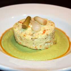 Блюдо из рыбы и овощей Смесь из рыбного пюра с более жидким пюре из овощей