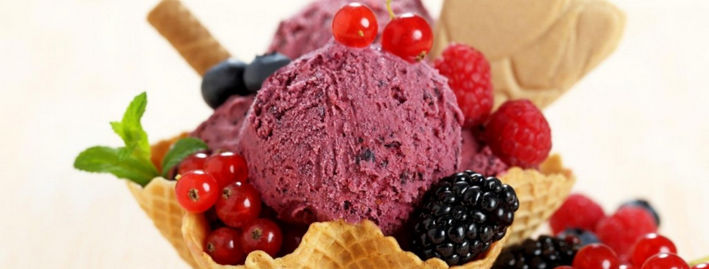 Мороженое с ягодами