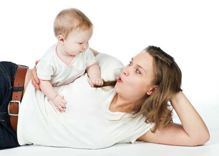 Мама и ребенок Мама отучает ребенка от рук