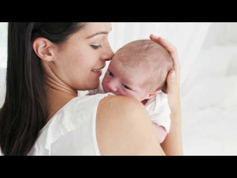 Почему ребенок срыгивает после кормления грудью