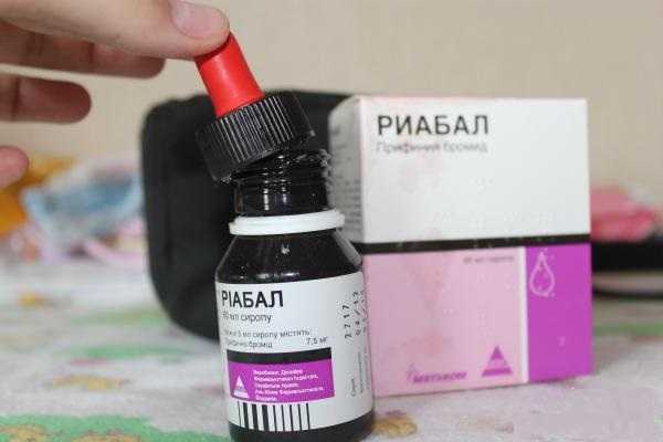 Почему ребенок срыгивает после кормления грудью