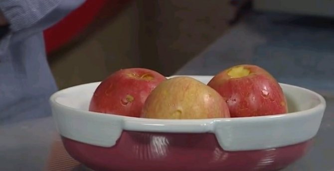 Как запечь яблоки в микроволновке: рецепты с печёными фруктами для детей и взрослых