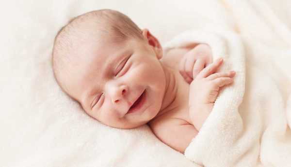 Сон малыша делится на две фазы