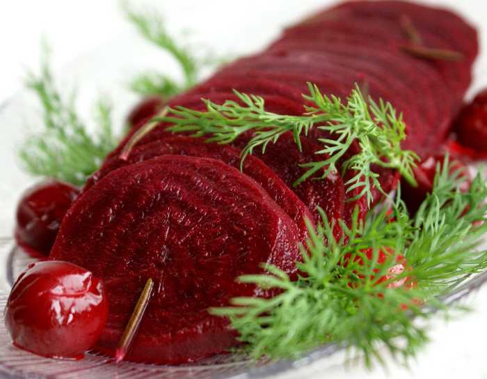 Свежесваренная свекла Блюдо из вареной свеклы