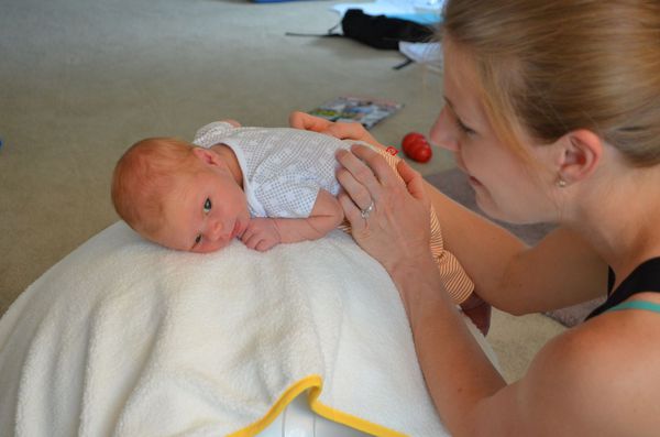 Занятия на мяче для укрепления мышц шеи Занятия на мяче для укрепления мышц шеи